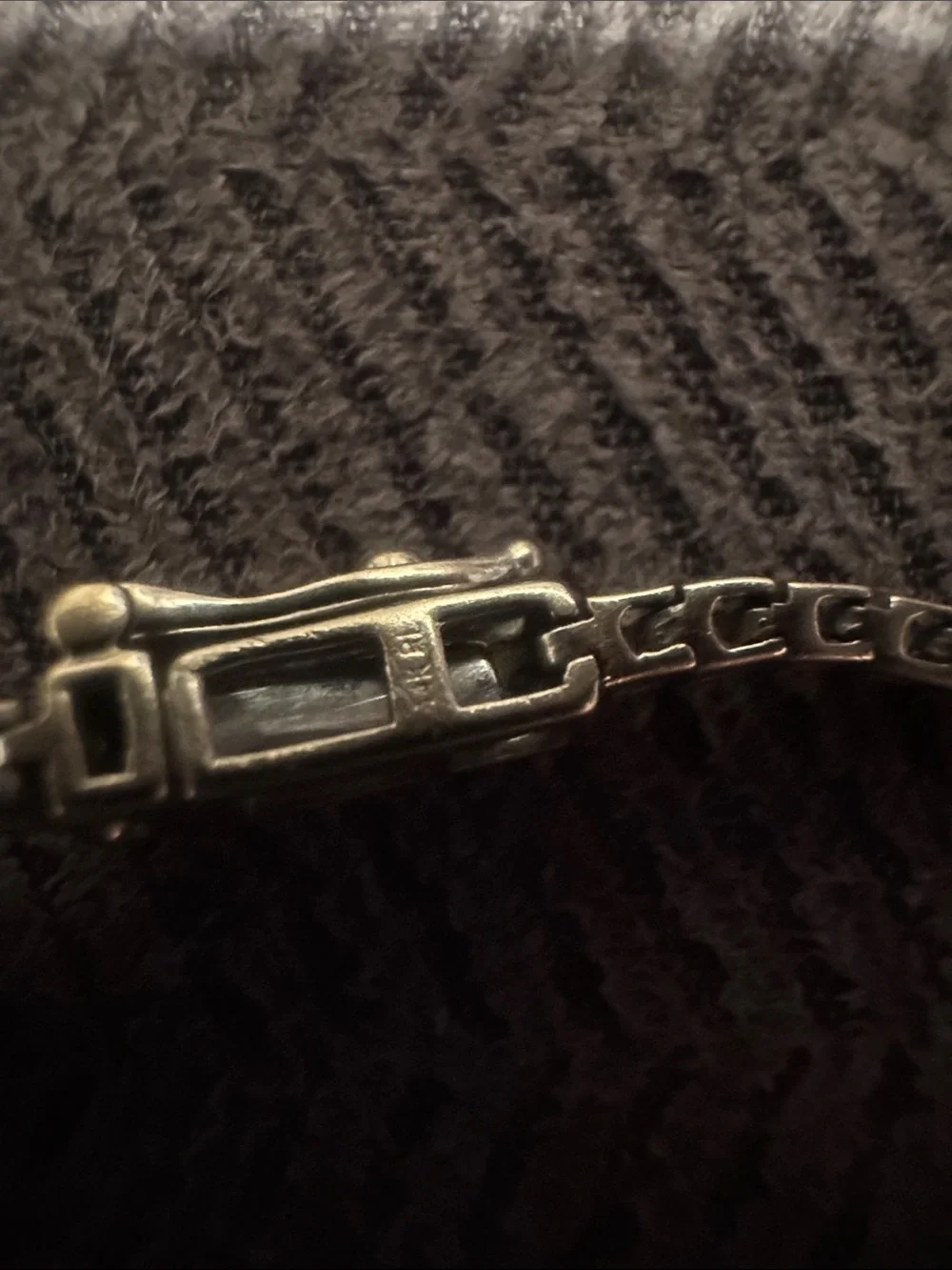 14 K White Gold 1 carat TW Natural Diamond tennis bracelet.